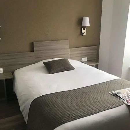 Du Champs De Mars Hotel 2*